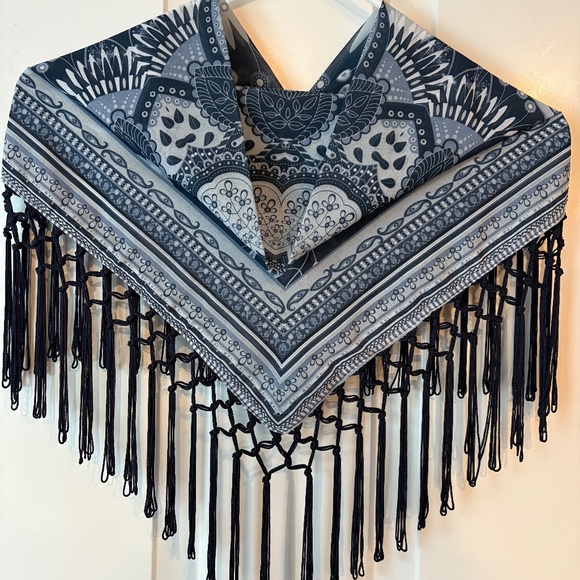 Fringed Shawl Scarf, Navy Blue and White. - Picture 1 of 8